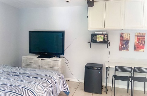 South Corals Apartment | Comfortable studio near Las Olas Beach and Lauderdale by the Sea Beach