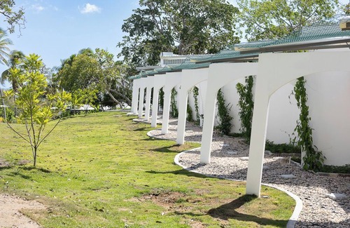 Boca Corona Apartment | Comfortable suite in Private Beach complex - Shared pool.