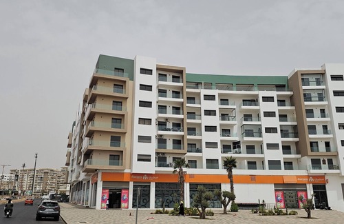 Cite Al Mohammadi Apartment | Comfortable three-room apartment with parking