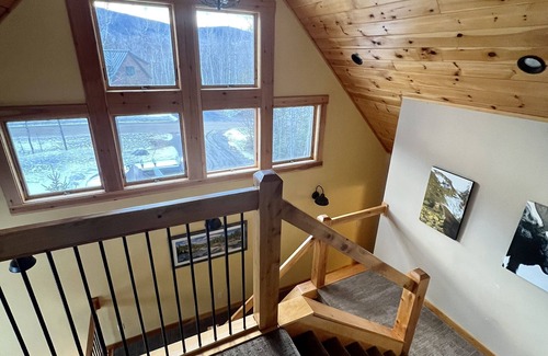 Carrabassett Valley House | Comfortable mountainside living w/large outdoor patio, super close to golfing