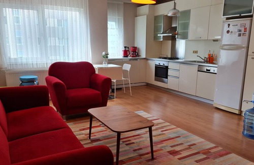 Umraniye House | Comfortable & warm flat, 5-10 minutes walk close to the metro station