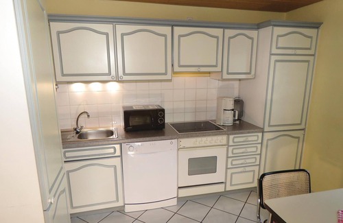 Niederburg Apartment | Comfortably furnished vacation apartment on the second floor on the outskirts of Niederburg, 50 mete