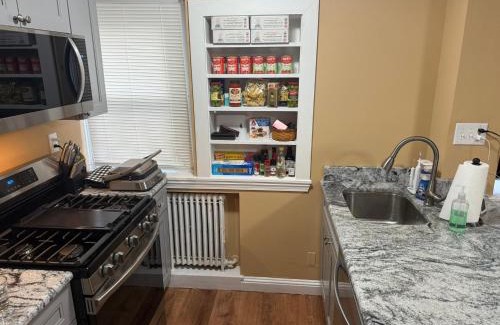 Bryn Mawr Apartment | Comfy 1 Br Hide Away Apt W Garage Parking