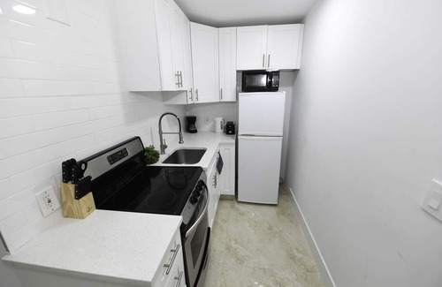 Poinsettia Heights Apartment | ❤ Comfy 2BR Apt | Near Fort Lauderdale Beach & Las Olas