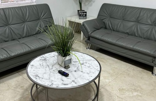 Poinsettia Heights Apartment | ❤ Comfy 2BR Apt | Near Fort Lauderdale Beach & Las Olas