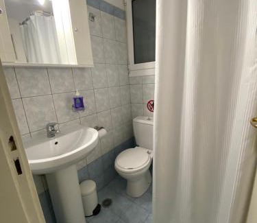 Varkiza Apartment | Comfy and Convenient by the Beach