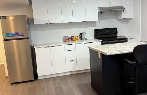 Whitby Villa | Comfy Basement Suite in Quiet Neighbourhood