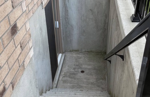 Whitby Villa | Comfy Basement Suite in Quiet Neighbourhood