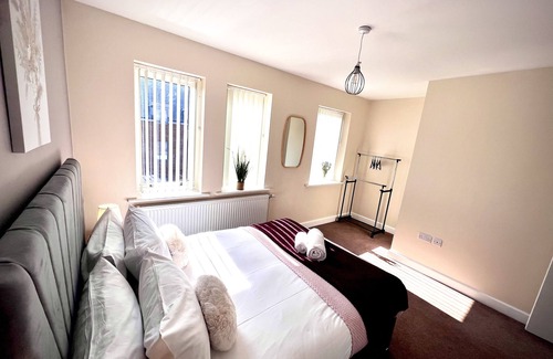 Leicester House | Comfy Casa