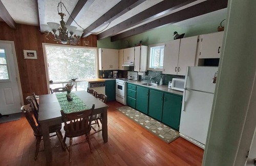 Saint Zenon Ski Chalet | Comfy chalet with lake view & private trails