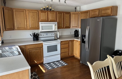 Bristol House | Comfy Condo