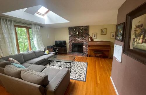 Andover House | Comfy & Convenient Suite Sleeps 1 to 5 Near Boston