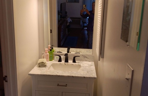 Fairfield Harbour Apartment | Comfy Corner a nice 2nd floor condo unit located in Fairfield Harbour New Bern