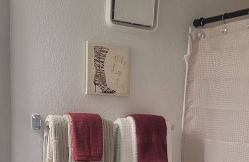 Addison Apartment | Comfy Corner Hideaway