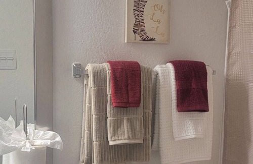 Addison Apartment | Comfy Corner Hideaway