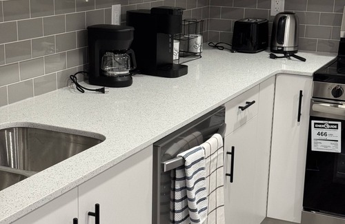 Southwest Edmonton House | Comfy Cozy One Bedroom Suite