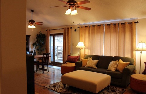 Garland Apartment | Comfy, Cozy, Safe, Affordable Home - Dallas Suburb