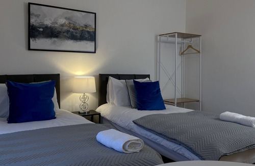 Feltham North House | Comfy double room close to Heathrow airport