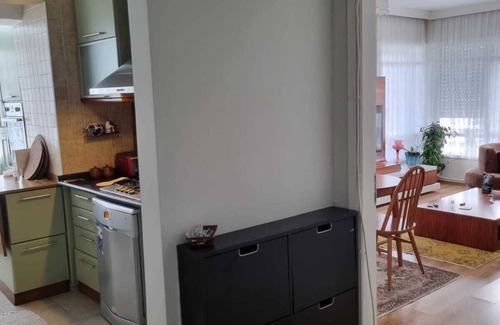 Karsiyaka Apartment | Comfy flat in vibrant Karşıyaka/Aksoy: Work & Relaxation