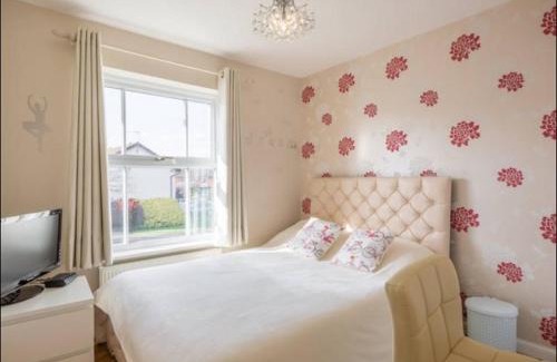 Milton House | Comfy private room in shared house
