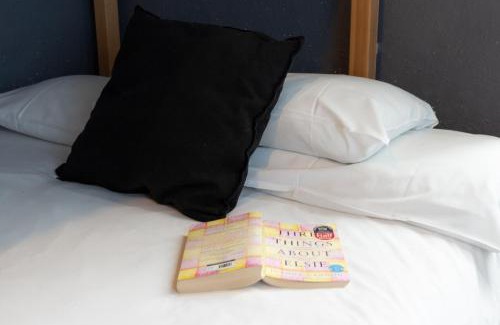 Offerton Apartment | Comfy Private Room near MCR Centre