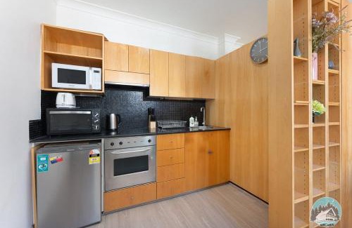 Chippendale Apartment | Comfy Studio Close to Central, USYD & UTS