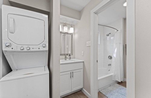 Allandale Apartment | Comfy Studio Close to Downtown and Domain