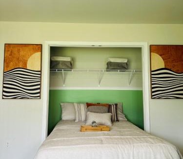 Rossville House | Comfy Suite, Steps to Food & Fun and Pool