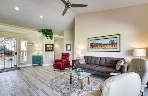 Palm Desert Apartment | Community Pool and Hot Tub Palm Desert Rental!
