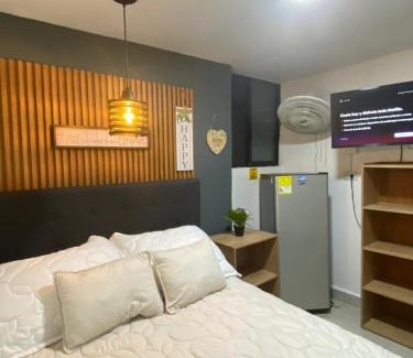 Suramericana Apartment | COMODA HABITACIÓN con COCINA INDEPENDIENTE EN LAURELES ESTADIO para 3 personas