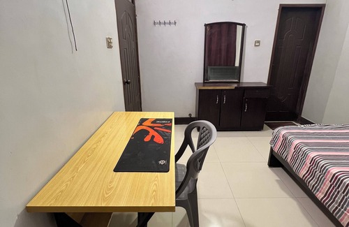 D.H.A. Bed & Breakfast | Compact, Clean, Affordable