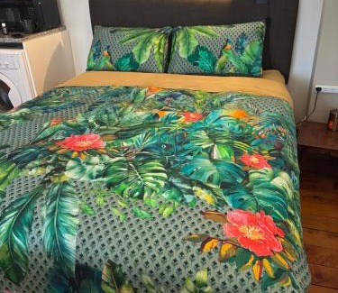 Te Aro Apartment | Compact Cutie - Cuba Mall, Central Wellington