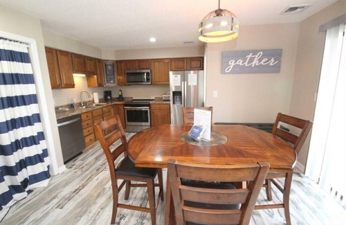 Osage Beach Condo | Compass Pointe Condo No Steps! Close to Pool! Baby & Kid Friendly! Inquire on Slip