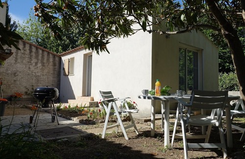 Grabels Apartment | COMPLETE ACCOMMODATION with GARDEN LIVING ROOM and PARKING Free