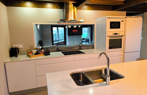 Laxe Cottage | Complete House with the best of a rural environment and just 1km from the beach