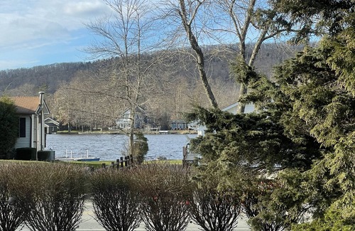Frankford House | Completely remodeled Culver Lake home
