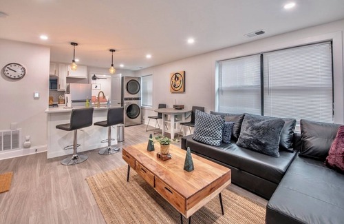 South Hyde Park Apartment | Completely remodeled apartment in the heart of Kansas City