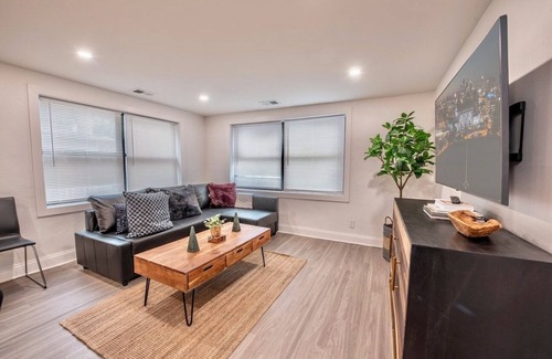 South Hyde Park Apartment | Completely remodeled apartment in the heart of Kansas City