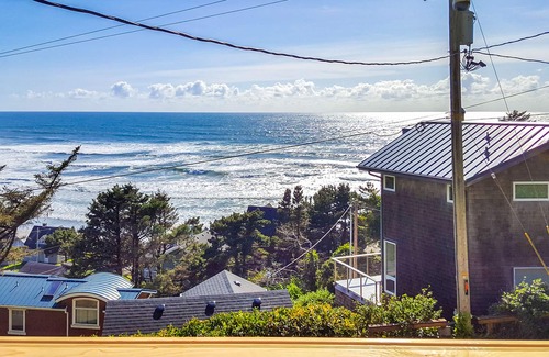 Oceanside Cottage | Completely Renovated Ocean View cottage. Walk to the beach!