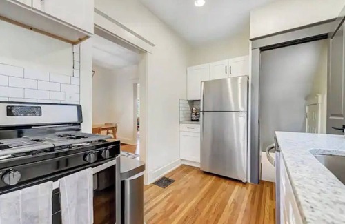Norwood House | Completely Updated Home-sleeps 6-Centrally Located
