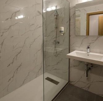 Caciulata Hotel | Complex Balnear Cozia - Corp Caciulata