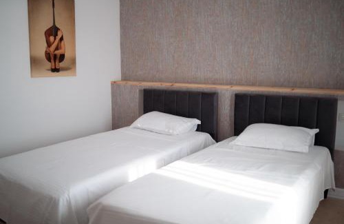 Izbiceni Apartment | Complex Chitu, Odihna, Camere Cozy si Cazino
