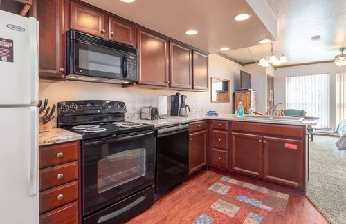 Brian Head Apartment | Condo 108, Wifi, Community Pool, Jacuzzi, Lounge,