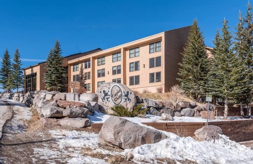 Brian Head Apartment | Condo 108, Wifi, Community Pool, Jacuzzi, Lounge,