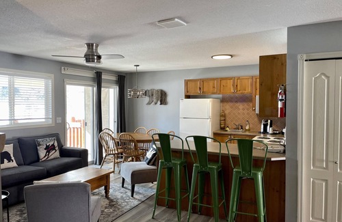 East Kootenay Resort | Condo 2 Bedroom 2 Bathroom-NO PETS