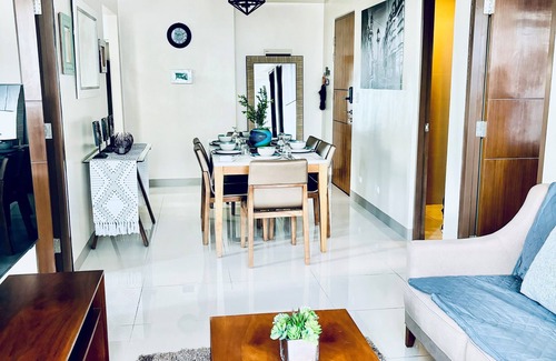 Maribago Condo | Condo 5 mins walk to the beach 20 mins to Mactan Int'l Airport, Mactan Newtown