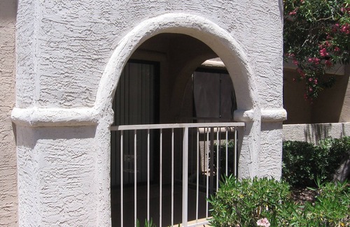 Glendale Condo | Condo in great location!
