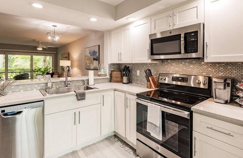 The Meadows Condo | Condo near walking trails and Siesta Key Beach - Great Meadows Escape