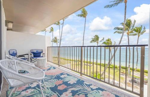 Punaluu House | Condo on Beach with AC