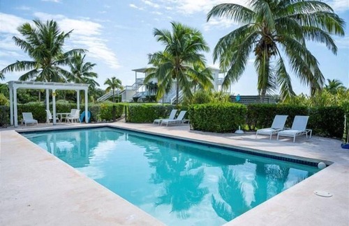 James Cistern Condo | Condo w/Views, Beach, Htd Pool, Pickleball, Golf Cart,Gym, Walk to Restaurant